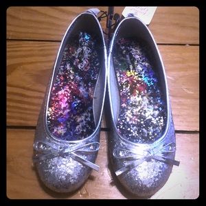 Faded Glory Silver Glitter Shoes